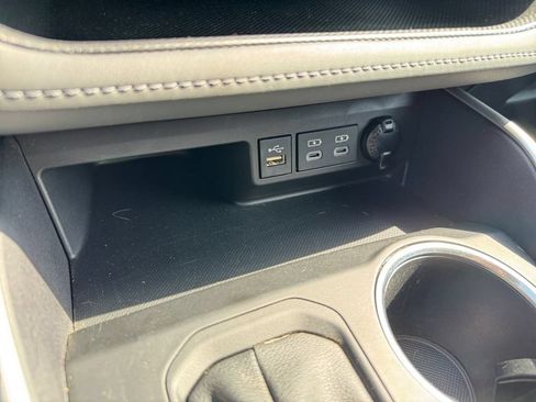 Used 2023 Toyota Highlander L FWD image 24