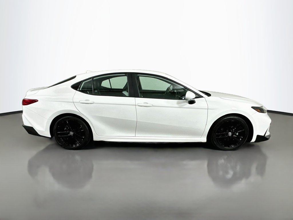 Certified 2025 Toyota Camry SE FWD image 4
