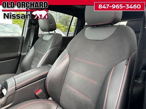 Used 2023 Mercedes-Benz GLB 250 4MATIC image 14