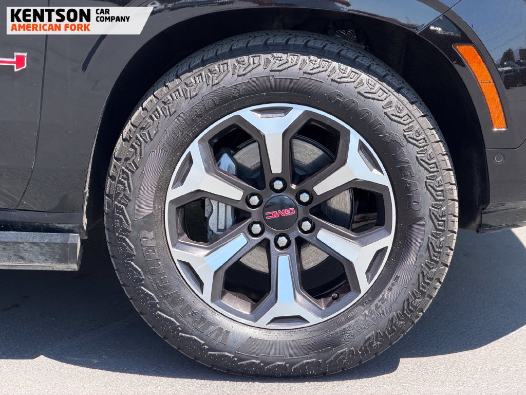 Used 2025 GMC Yukon AT4 Ultimate w/ LPO, Floor Liner Package AWD/4WD image 12