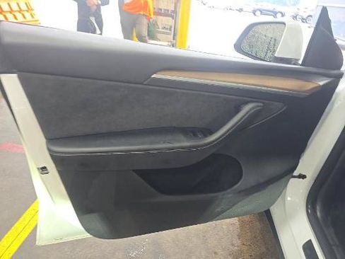 Used 2023 Tesla Model Y Performance AWD/4WD image 21