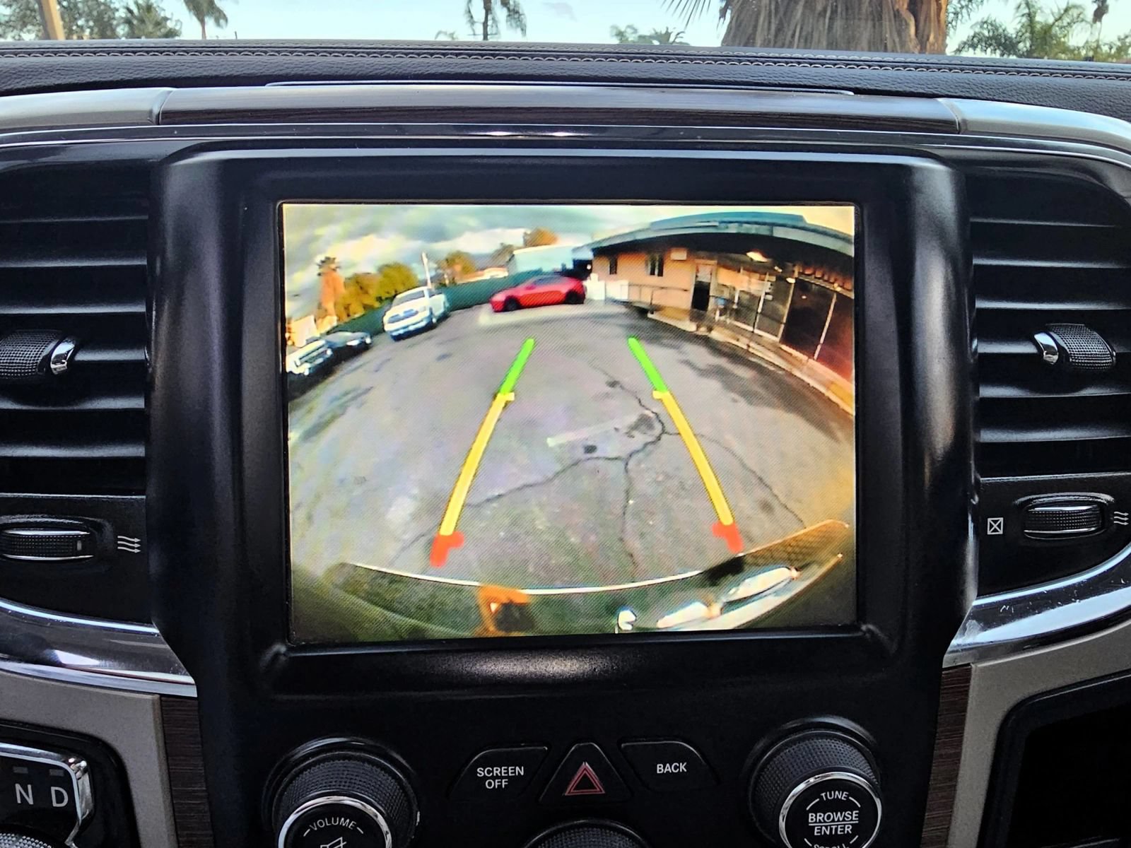 Used 2015 RAM 1500 Laramie w/ Convenience Group AWD/4WD image 8