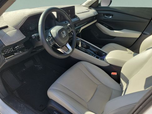 Used 2024 Honda Accord Touring image 14