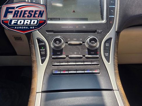 Used 2016 Lincoln MKX Reserve w/ Technology Package FWD image 22