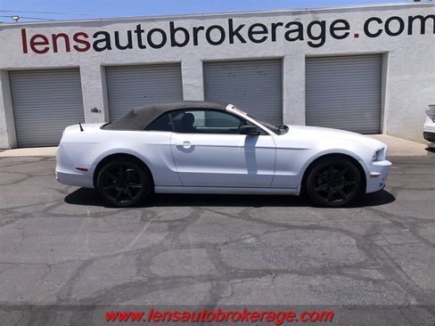 Used 2014 Ford Mustang Convertible RWD image 1