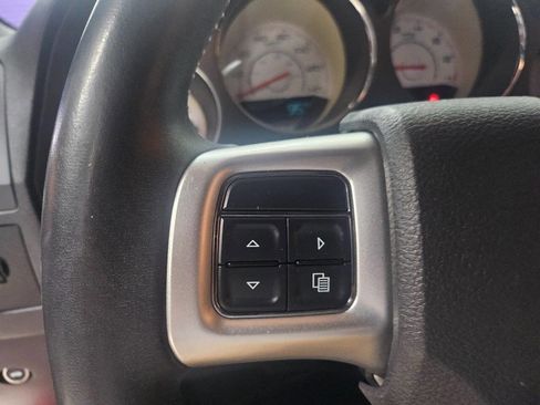 Used 2012 Dodge Challenger SXT image 17