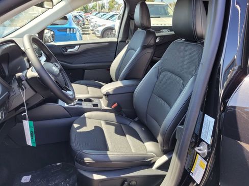 New 2025 Ford Escape SE image 35