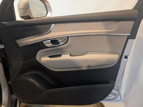 Used 2026 Volvo XC90 B5 Plus w/ Protection Package image 31