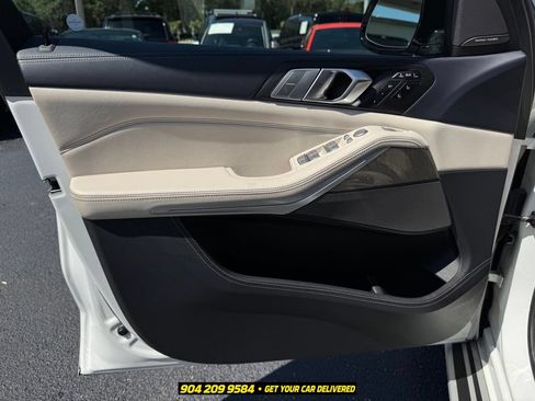 Used 2019 BMW X7 xDrive40i w/ Premium Package AWD/4WD image 23