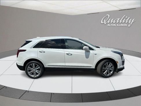 Used 2023 Cadillac XT5 Premium Luxury w/ Technology Package AWD/4WD image 2