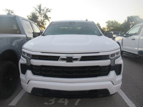 Used 2024 Chevrolet Silverado 1500 RST AWD/4WD image 2