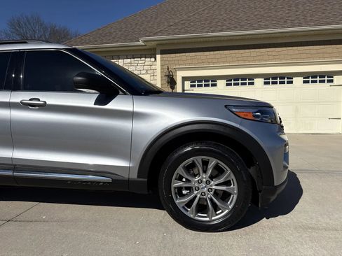 Used 2020 Ford Explorer XLT w/ Equipment Group 202A image 35