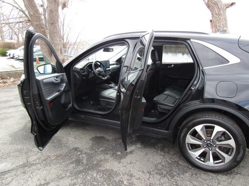Used 2025 Ford Escape Platinum image 21
