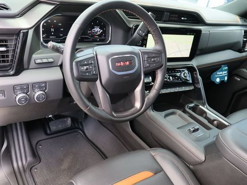 Certified 2025 GMC Sierra 2500 AT4 w/ AT4 Premium Plus Package AWD/4WD image 12