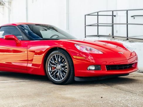 Used 2005 Chevrolet Corvette Coupe w/ Preferred Equipment Group RWD image 53