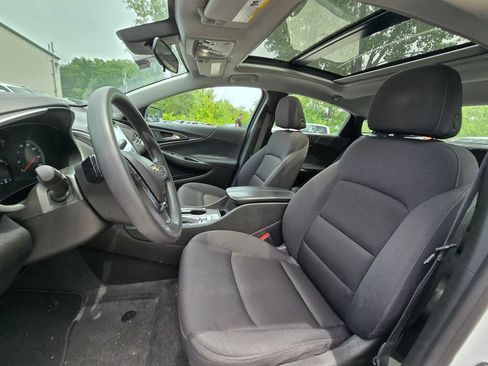 Used 2024 Chevrolet Malibu LT FWD image 15