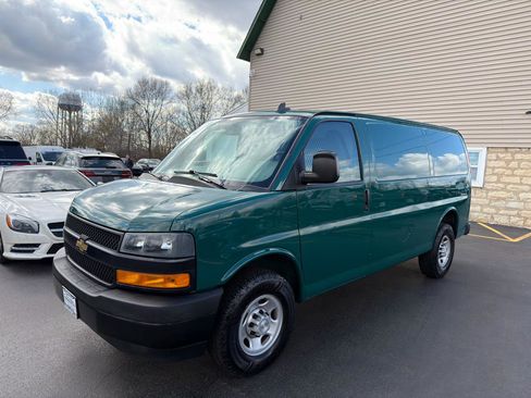 Used 2023 Chevrolet Express 3500 w/ Driver Convenience Package image 2
