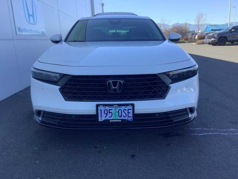 Used 2023 Honda Accord Touring image 9