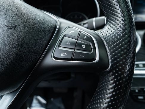 Used 2019 Mercedes-Benz GLC 300 4MATIC w/ Premium Package image 46