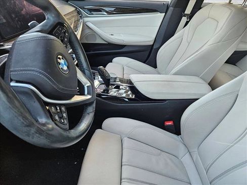 Used 2021 BMW 530i image 12