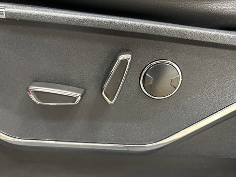 Used 2023 Ford F150 Lariat w/ Equipment Group 502A High image 28