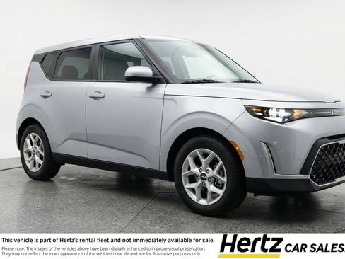 Used 2025 Kia Soul LX w/ LX Technology Package image 1