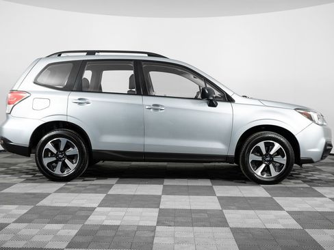 Used 2018 Subaru Forester 2.5i w/ Alloy Wheel Package image 9