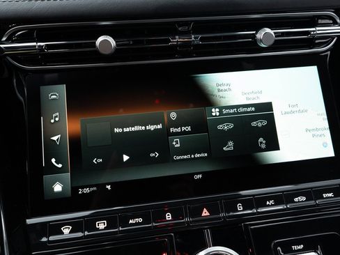 Used 2024 Aston Martin DB12 Convertible image 40