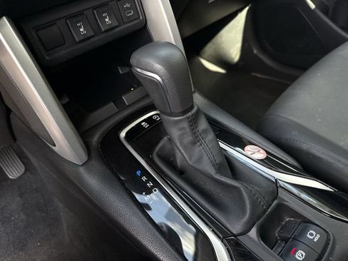 Used 2025 Toyota Corolla Cross XLE FWD image 20
