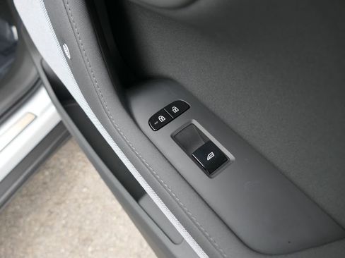 Used 2023 Polestar Polestar 2 w/ Pilot Pack image 21