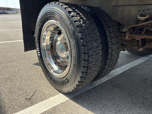 Used 2007 Ford F550 4x4 Regular Cab Super Duty image 13