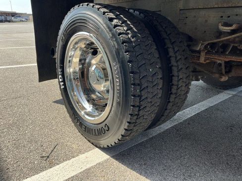 Used 2007 Ford F550 4x4 Regular Cab Super Duty image 13