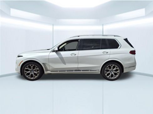 Used 2023 BMW X7 xDrive40i AWD/4WD image 2