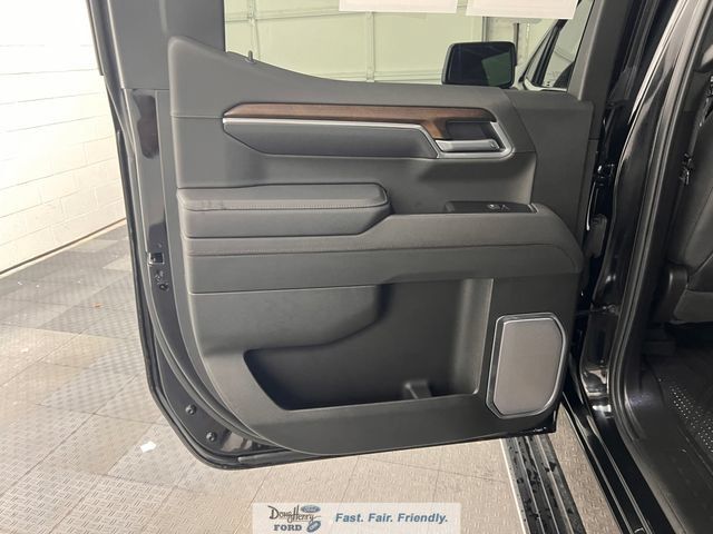 Used 2026 Chevrolet Silverado 1500 High Country w/ High Country Premium Package AWD/4WD image 30