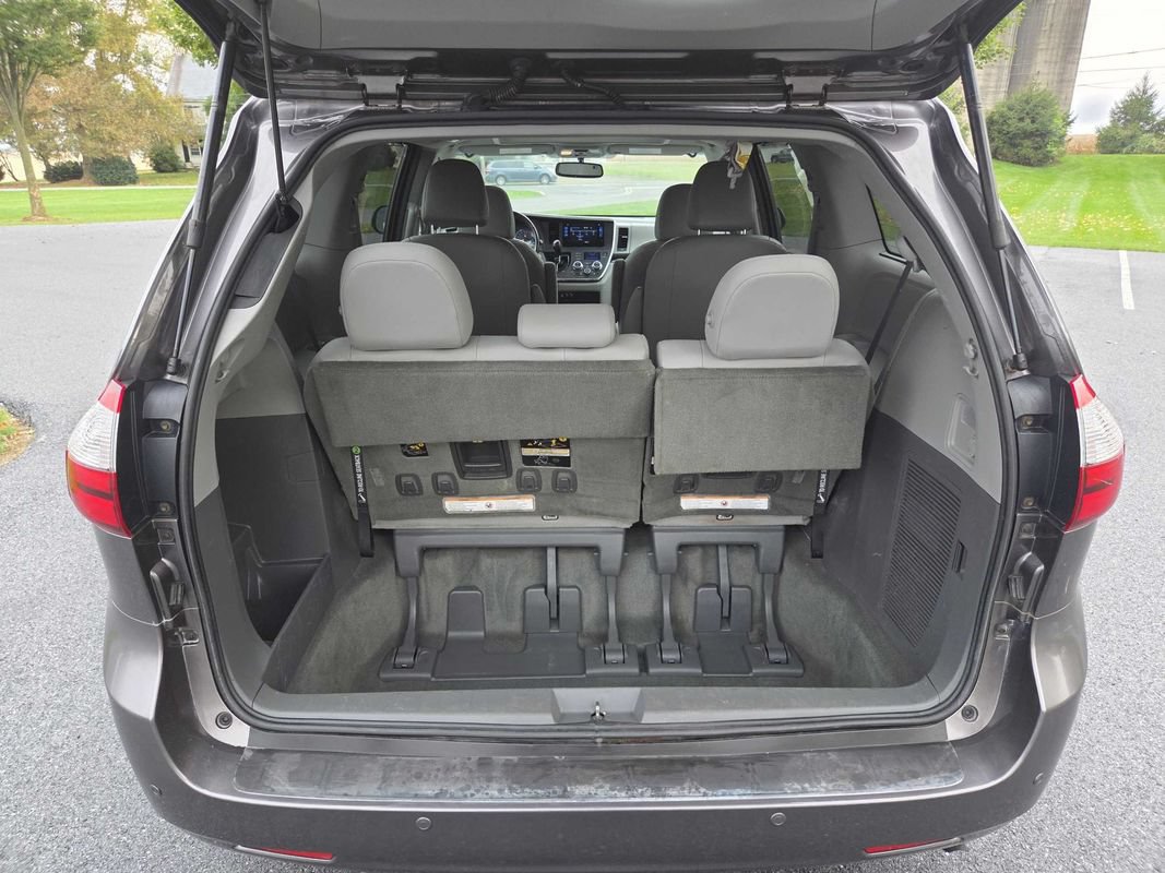Used 2016 Toyota Sienna XLE w/ XLE Navigation Package AWD/4WD image 13