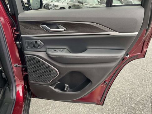 New 2026 Jeep Grand Cherokee Limited image 18