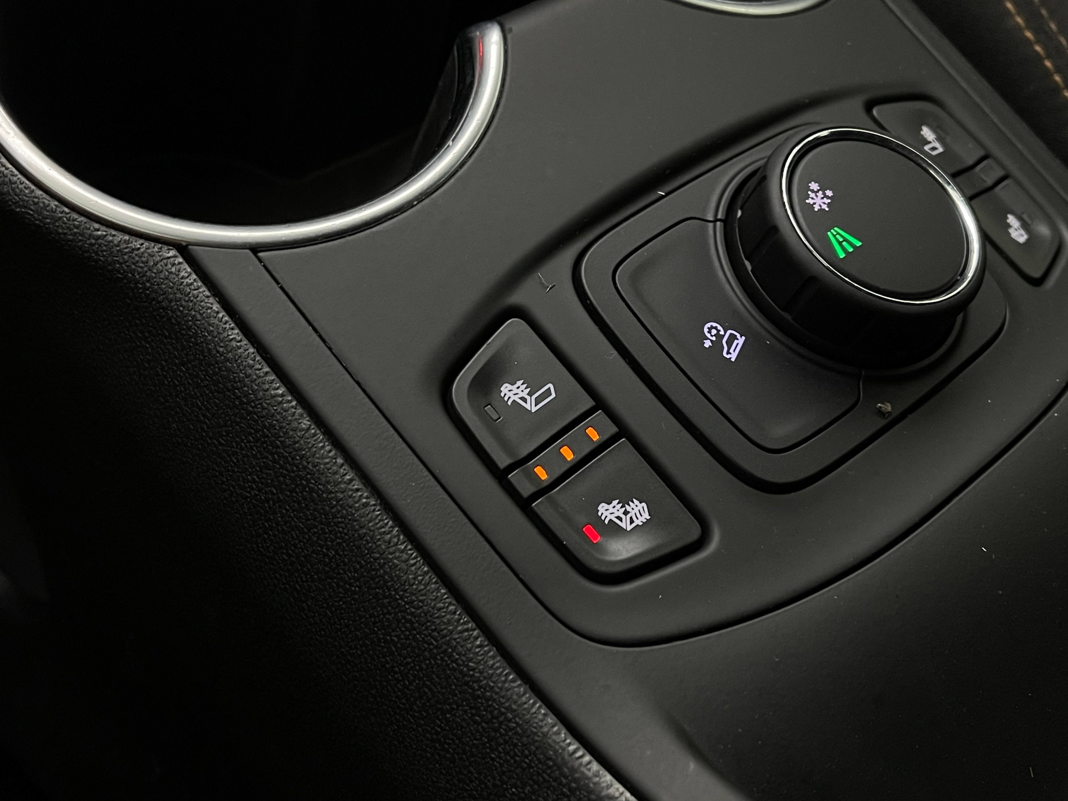 Used 2018 GMC Terrain SLE w/ Driver Convenience Package FWD image 5