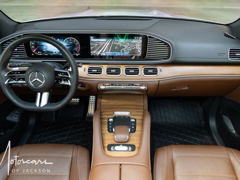 Used 2024 Mercedes-Benz GLS 450 4MATIC w/ AMG Line Exterior image 10