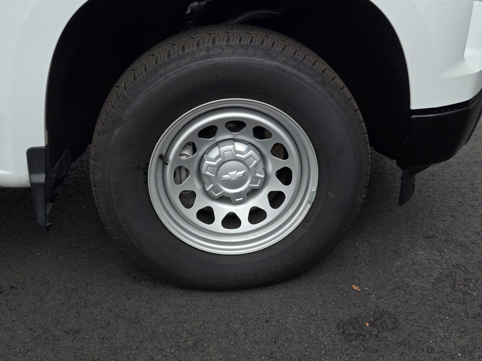 Used 2025 Chevrolet Silverado 1500 W/T w/ WT Value Package RWD image 6