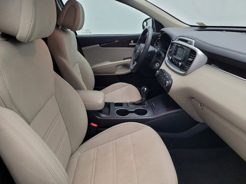 Used 2016 Kia Sorento LX image 21