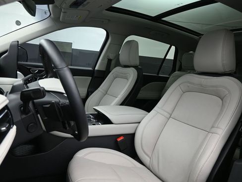 Used 2025 Lincoln Aviator Reserve image 13