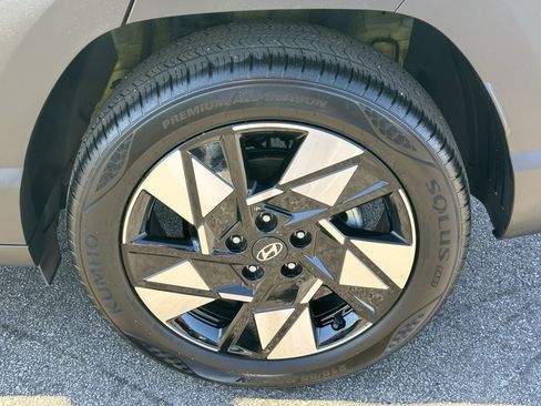 Used 2024 Hyundai Kona SEL w/ Convenience Package image 20