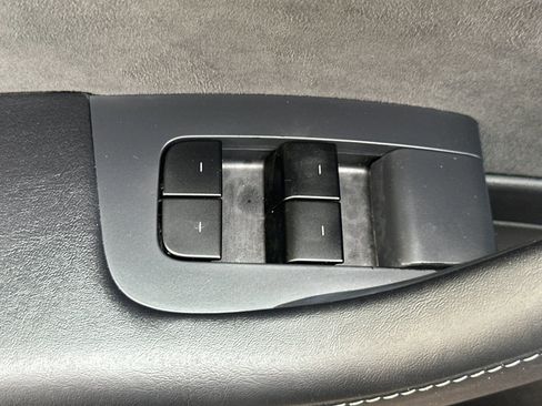 Used 2021 Tesla Model 3 Standard Range Plus image 12