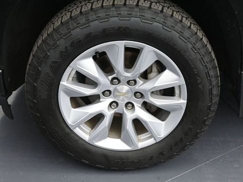 Used 2019 Chevrolet Silverado 1500 Custom w/ Custom Value Package image 24