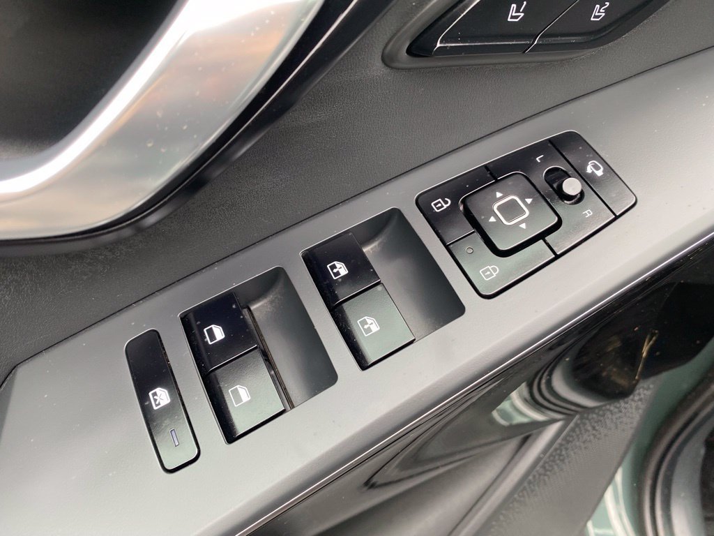 Used 2026 Kia Niro FWD image 9