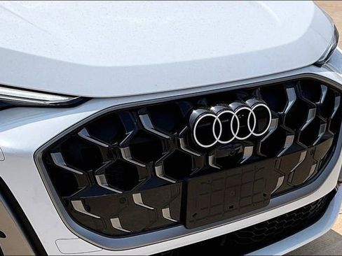Used 2025 Audi Q5 Premium Plus w/ Premium Plus AWD/4WD image 30