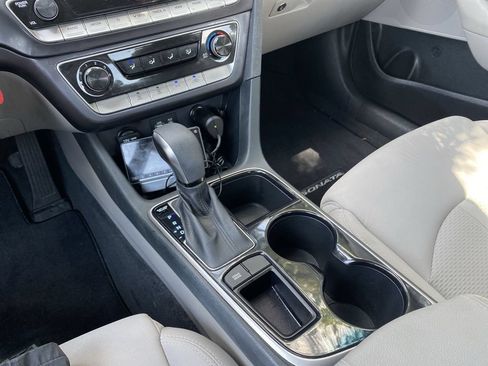 Used 2018 Hyundai Sonata SE FWD image 23