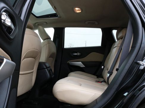 Used 2017 Jeep Cherokee Limited AWD/4WD image 40
