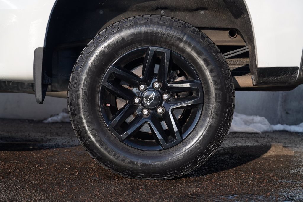 Used 2020 Chevrolet Silverado 1500 Custom Trail Boss w/ Custom Convenience Package AWD/4WD image 14