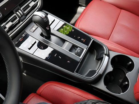 Used 2023 Porsche Macan S AWD/4WD image 24